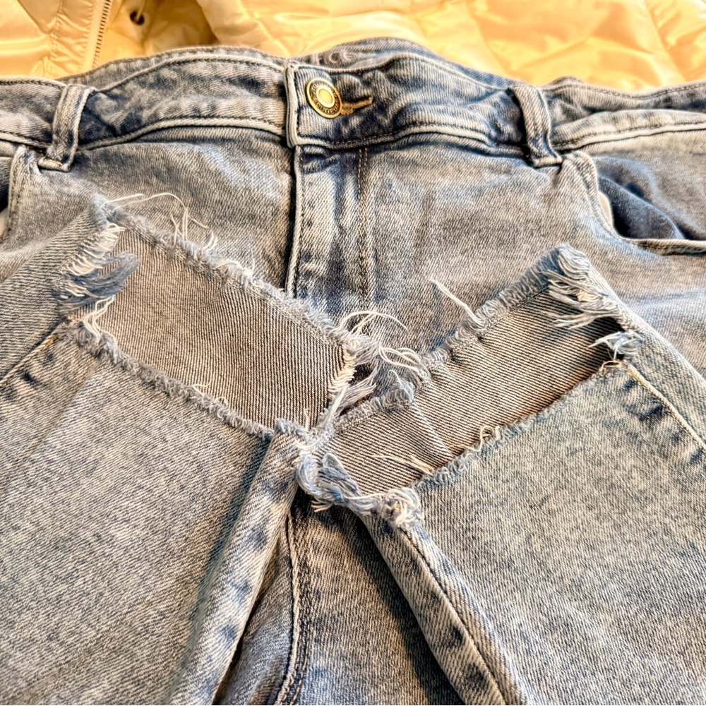👖 Light Blue Distressed Boyfriend Jeans – Size 24W L - Picture 4 of 8